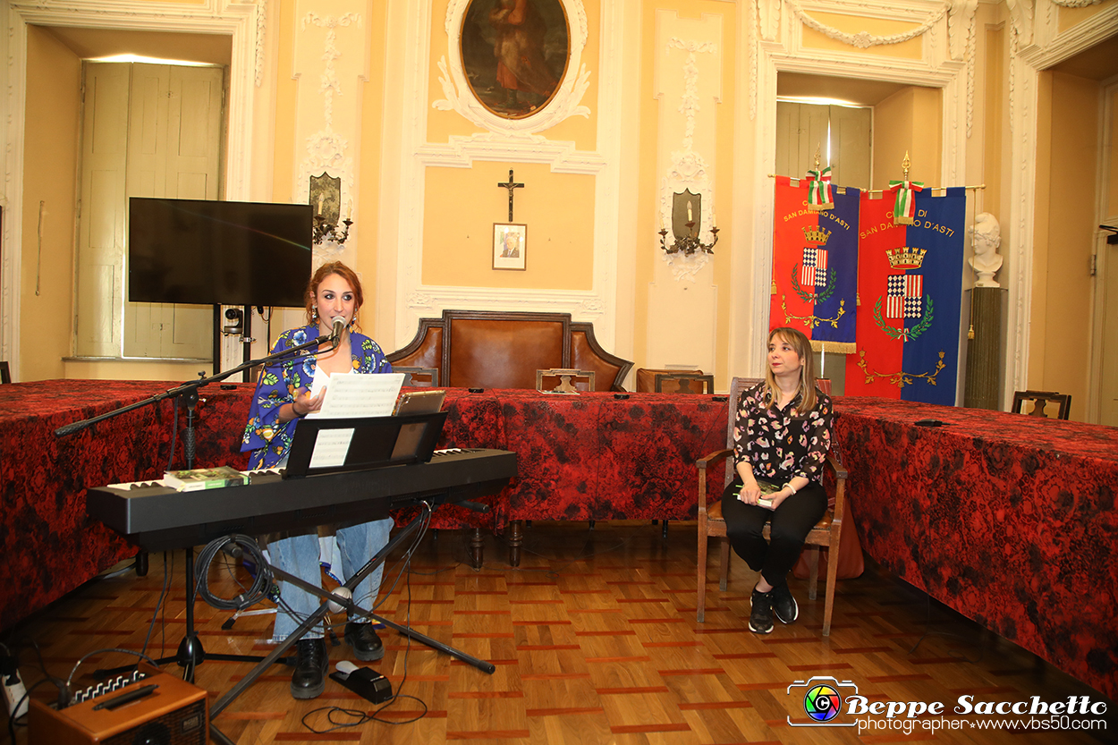 VBS_1307 - Presentazione libro 'Il dono del basilico' di Lucrezia Pernigotti.jpg